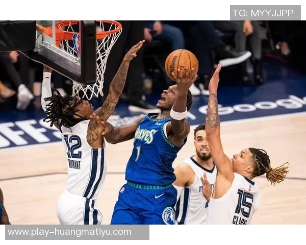 NBA魔术队与森林狼队激战正酣谁能在这场对决中笑到最后 NBA魔术队与森林狼队激战正酣谁能在这场对决中笑到最后